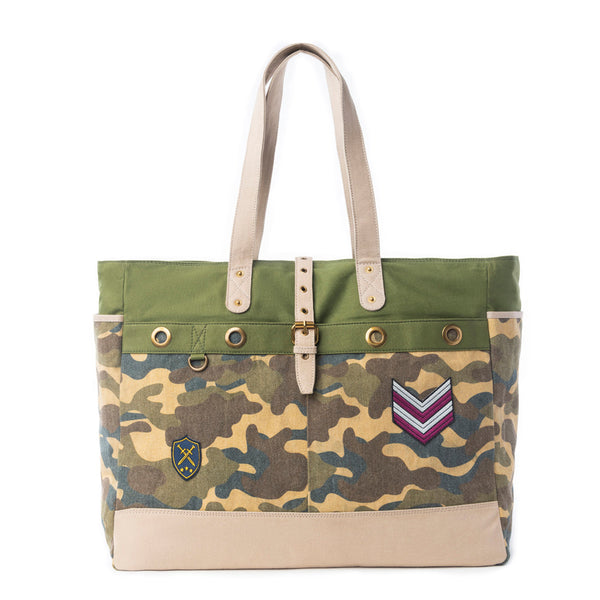 Ranger’s Day Weekender Bag in Shadow Camo Green